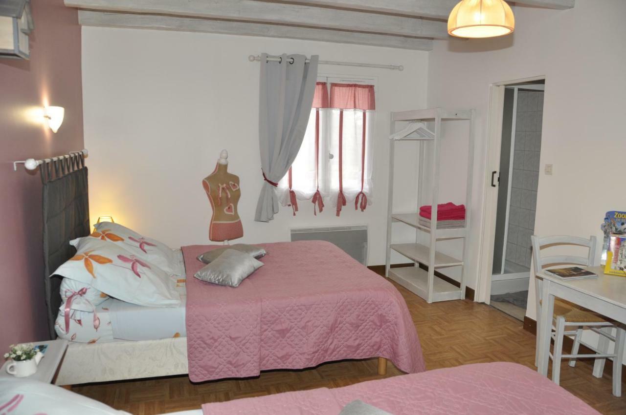 Les Rouches Bed & Breakfast Cormeray Екстериор снимка